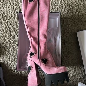 Knee high pink lamoda boots